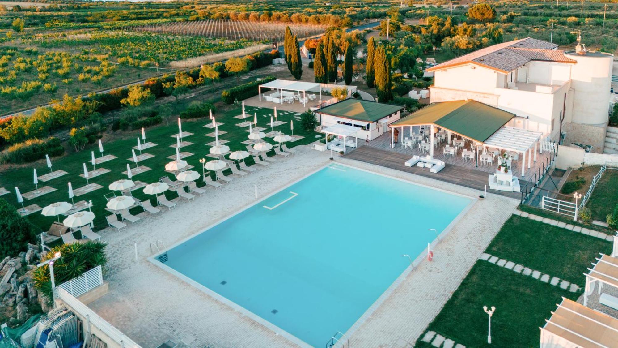 Zyra Garden Club Bed & Breakfast Acquaviva delle Fonti Exterior photo