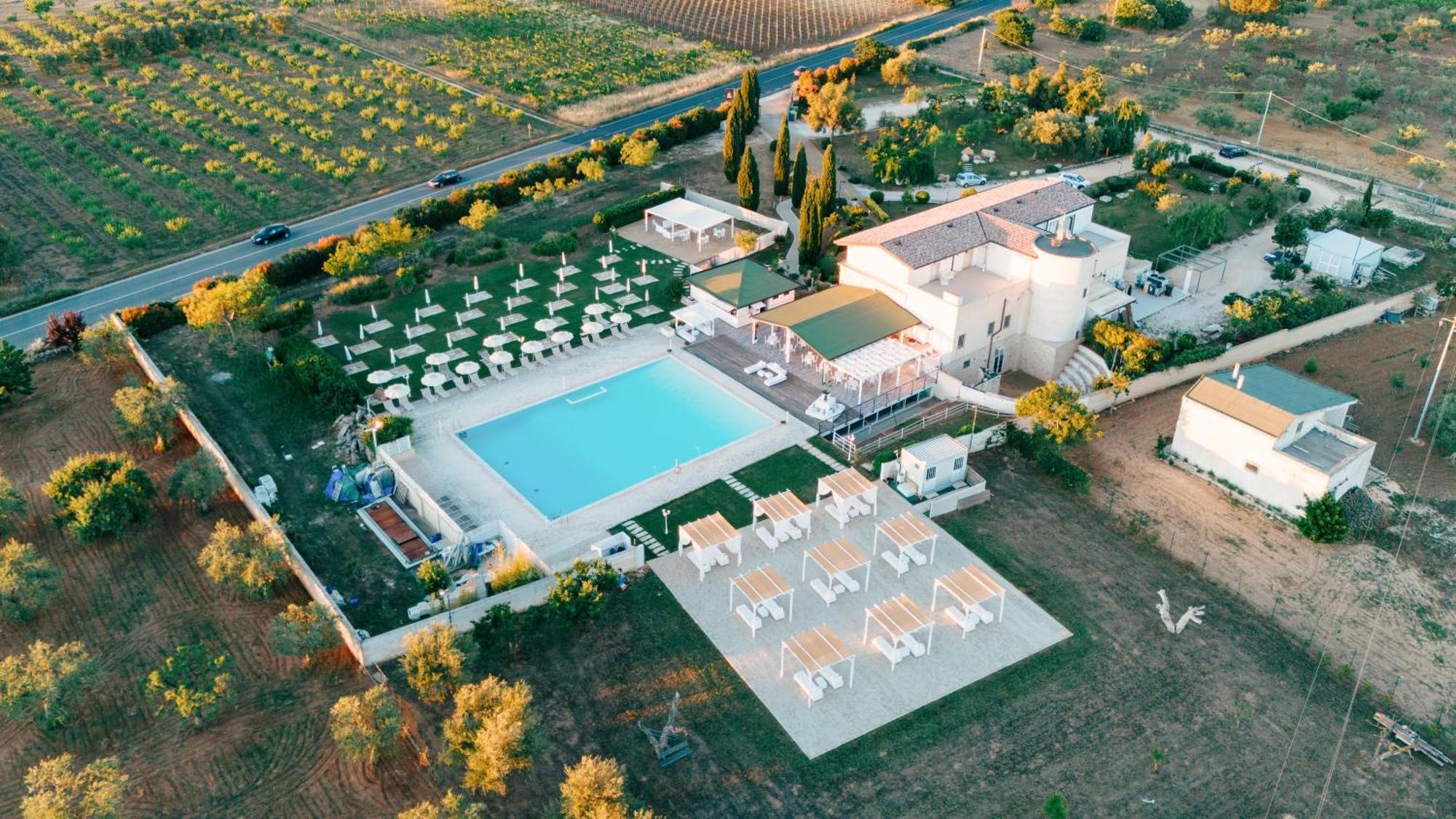 Zyra Garden Club Bed & Breakfast Acquaviva delle Fonti Exterior photo