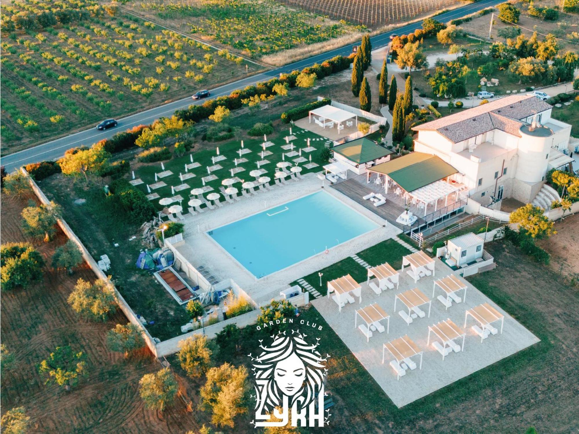 Zyra Garden Club Bed & Breakfast Acquaviva delle Fonti Exterior photo