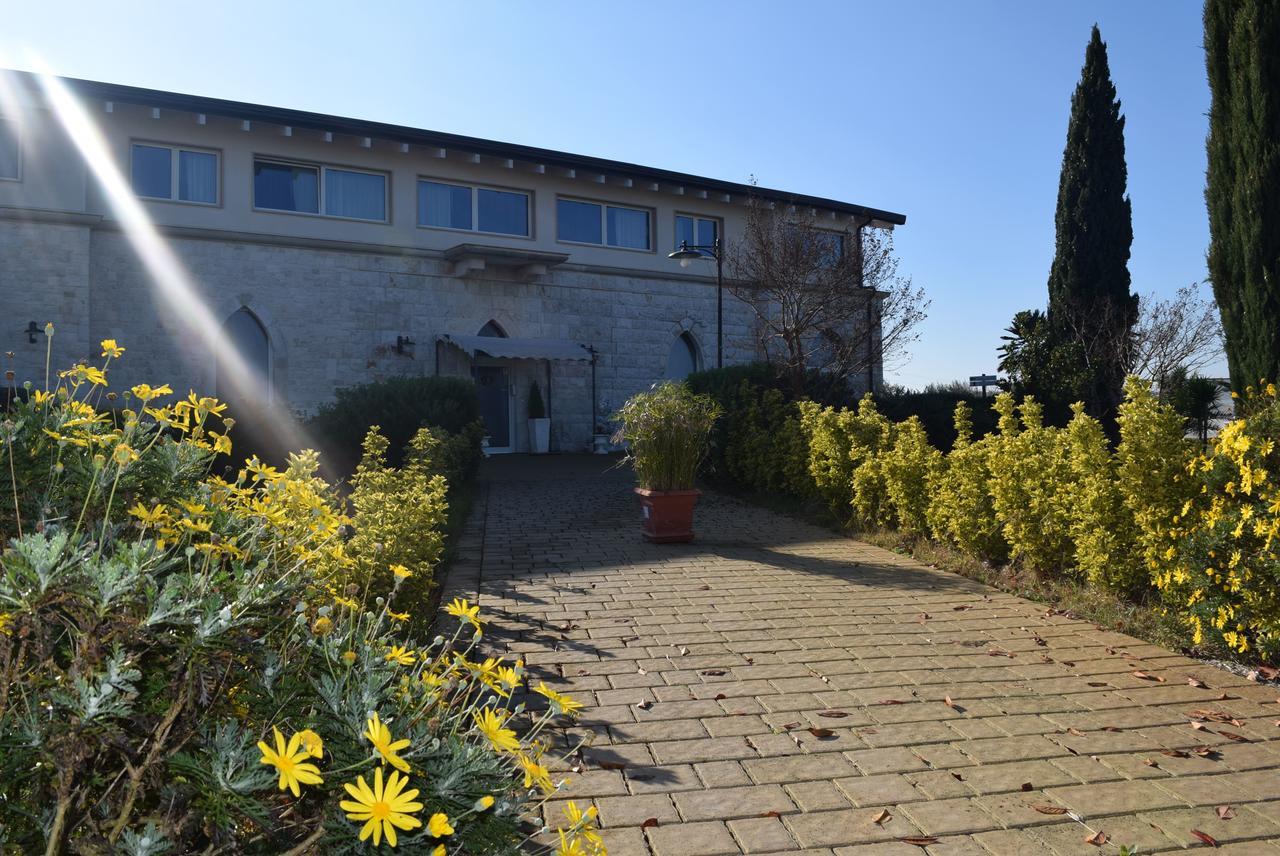 Zyra Garden Club Bed & Breakfast Acquaviva delle Fonti Exterior photo